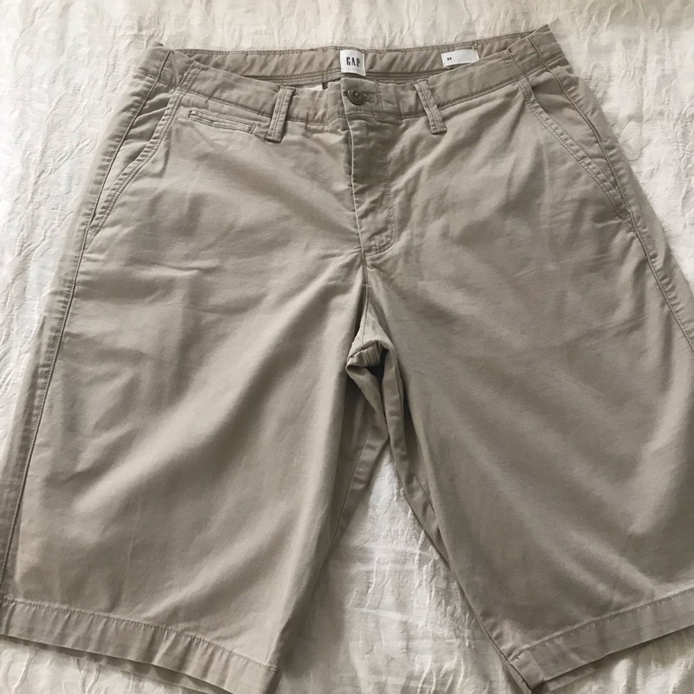 GAP Tan Flat Front Shorts Classic Style